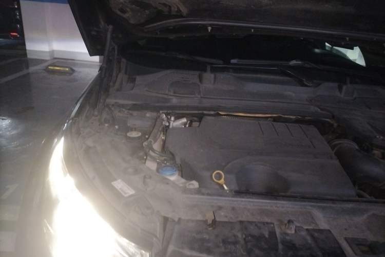 Used Land Rover Discovery Sport 2018 240 PS SE Version Engine Bay Right