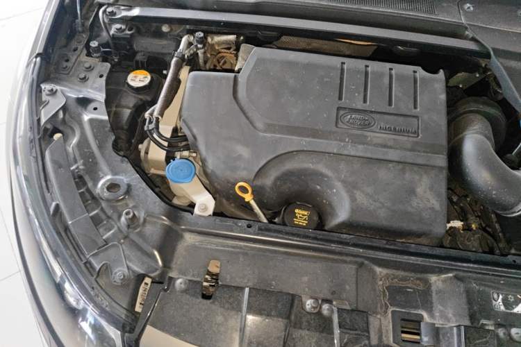 Used Land Rover Discovery Sport 2018 240 PS SE Version Engine Bay Right