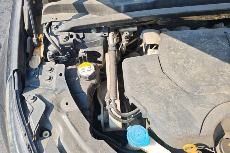 Used Land Rover Discovery Sport 2018 240 PS SE Version Engine Bay Right