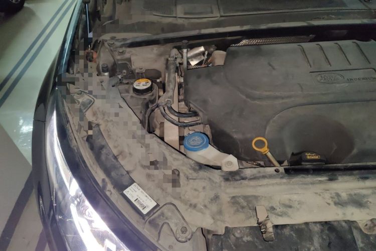 Used Land Rover Discovery Sport 2018 240 PS SE Version Engine Bay Right