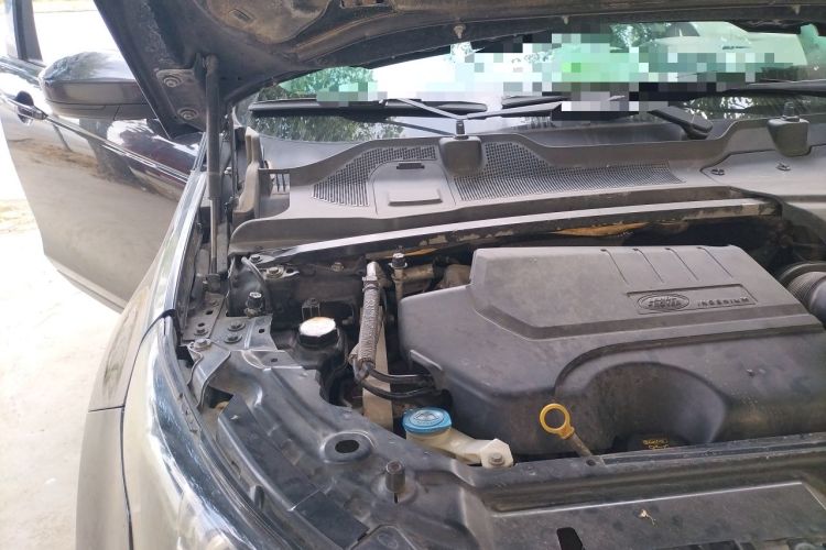 Used Land Rover Discovery Sport 2018 240 PS SE Version Engine Bay Right