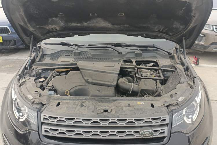Used Land Rover Discovery Sport 2018 240 PS SE Version Engine Bay