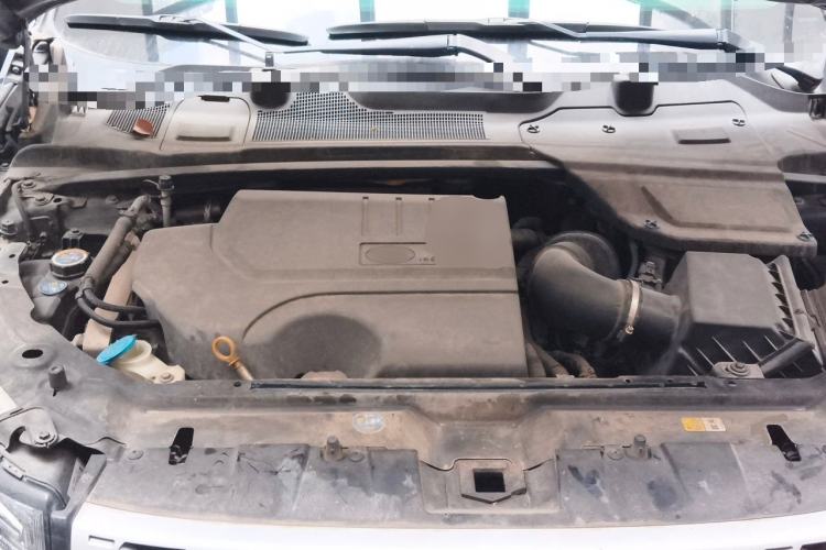 Used Land Rover Discovery Sport 2018 240 PS HSE LUXURY Edition Engine Bay