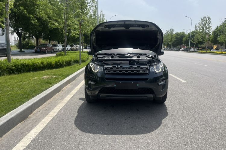 Used Land Rover Discovery Sport 2018 240 PS SE Version Exterior 1