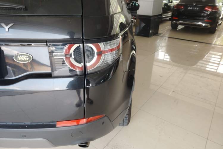 Used Land Rover Discovery Sport 2018 240 PS SE Version Exterior 1