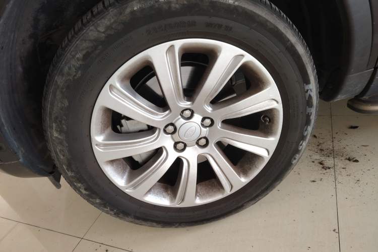 Used Land Rover Discovery Sport 2018 240 PS SE Version Exterior 2