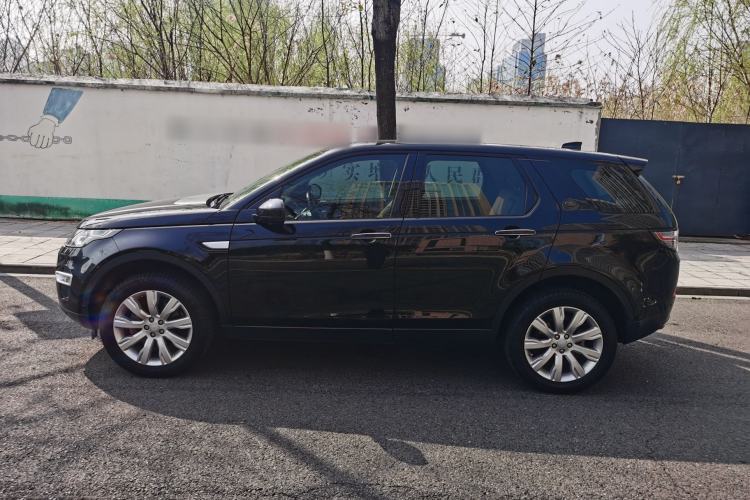 Used Land Rover Discovery Sport 2018 240 PS HSE LUXURY Edition Exterior 2