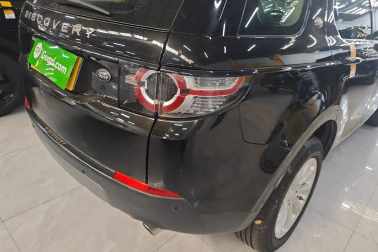 Used Land Rover Discovery Sport 2018 240 PS SE Version Exterior 3