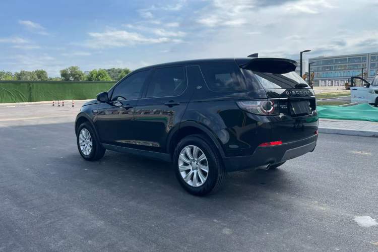 Used Land Rover Discovery Sport 2018 240 PS SE Version Exterior 3