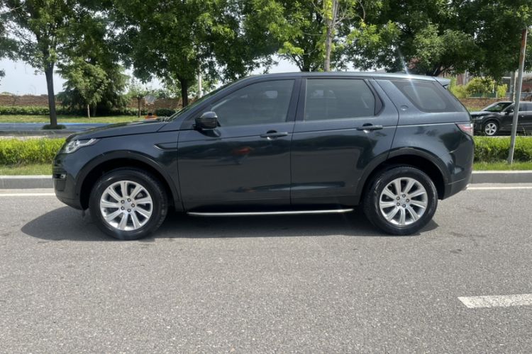 Used Land Rover Discovery Sport 2018 240 PS SE Version Exterior 4