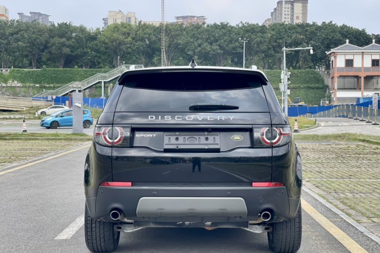 Used Land Rover Discovery Sport 2018 240 PS SE Version Exterior 4