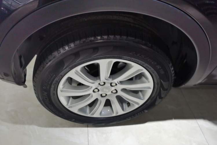Used Land Rover Discovery Sport 2018 240 PS SE Version Exterior 4