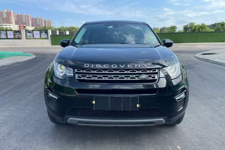 Used Land Rover Discovery Sport 2018 240 PS SE Version Exterior 5