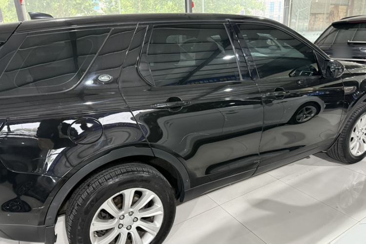 Used Land Rover Discovery Sport 2018 240 PS SE Version Exterior 5