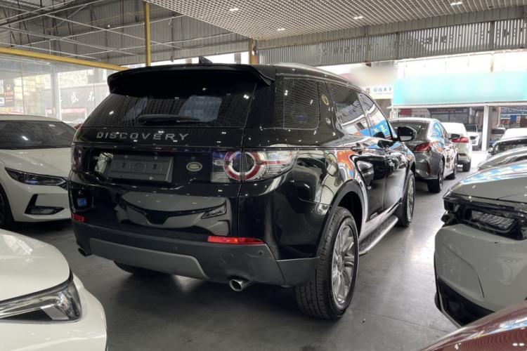 Used Land Rover Discovery Sport 2018 240 PS SE Version Exterior 5