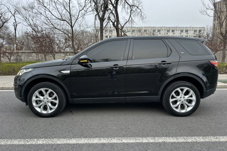 Used Land Rover Discovery Sport 2018 240 PS HSE Version Exterior 5