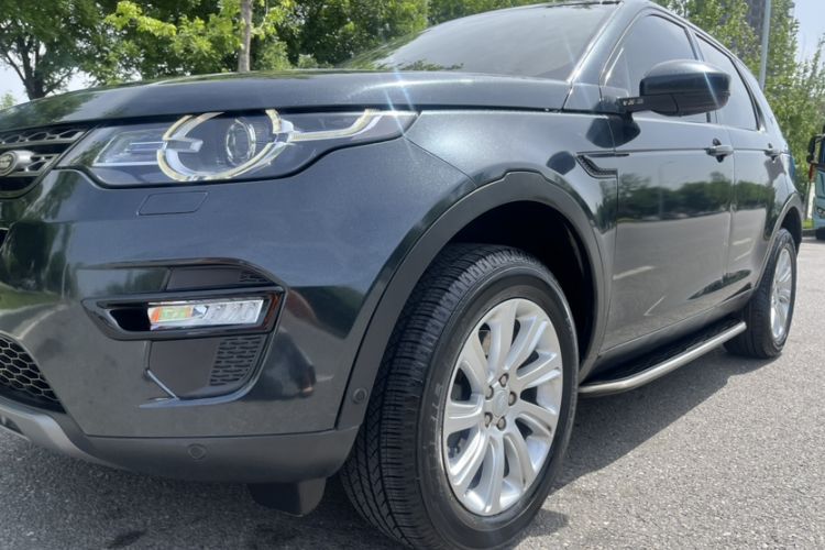 Used Land Rover Discovery Sport 2018 240 PS SE Version Exterior 6