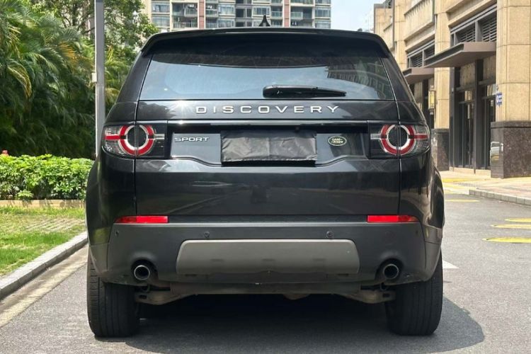Used Land Rover Discovery Sport 2018 240 PS SE Version Exterior 6