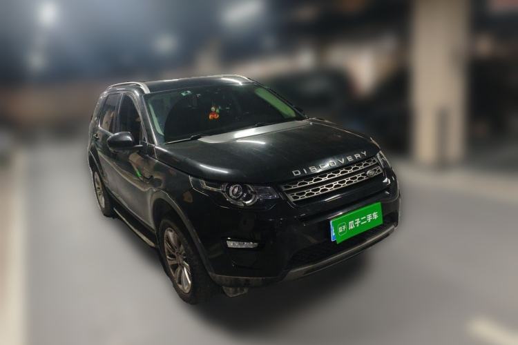 Used Land Rover Discovery Sport 2018 240 PS SE Version Front Right 45 Deg