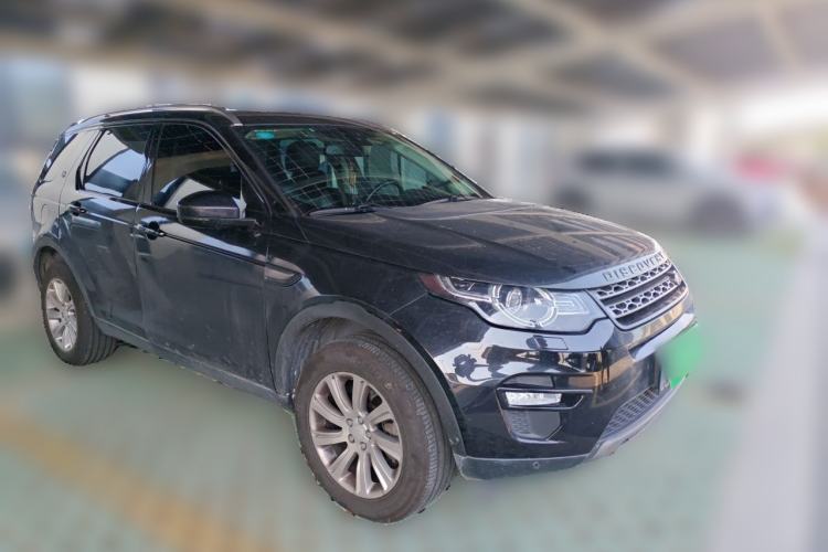 Used Land Rover Discovery Sport 2018 240 PS SE Version Front Right 45 Deg