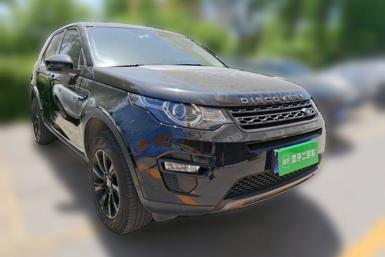 Used Land Rover Discovery Sport 2018 240 PS SE Version Front Right 45 Deg
