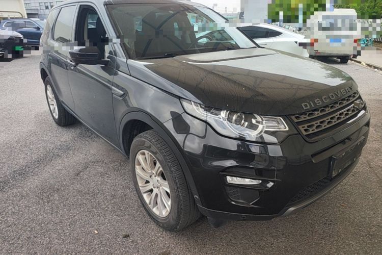 Used Land Rover Discovery Sport 2018 240 PS SE Version Front Right 45 Deg