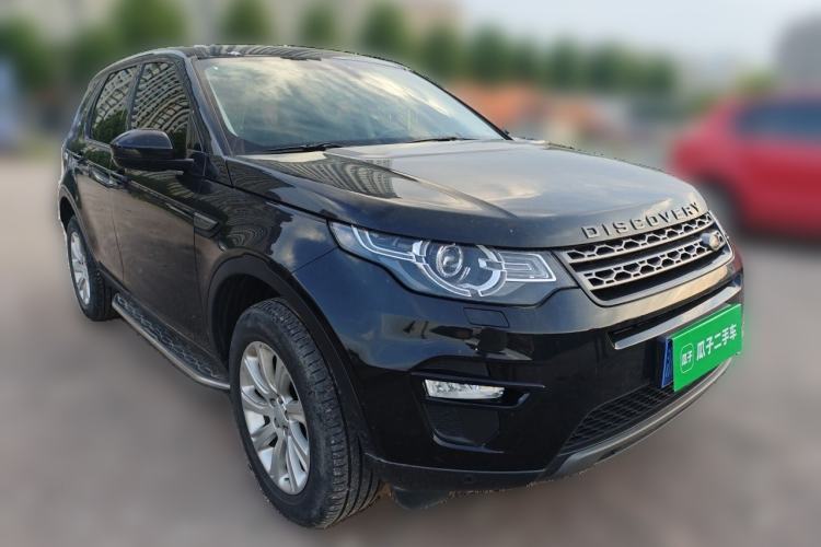 Used Land Rover Discovery Sport 2018 240 PS SE Version Front Right 45 Deg