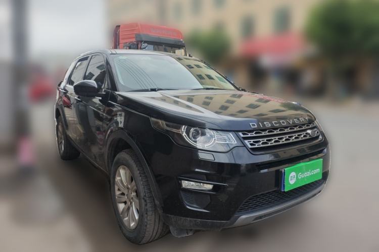 Used Land Rover Discovery Sport 2018 240 PS SE Version Front Right 45 Deg