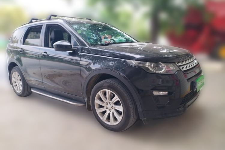 Used Land Rover Discovery Sport 2018 240 PS SE Version Front Right 45 Deg