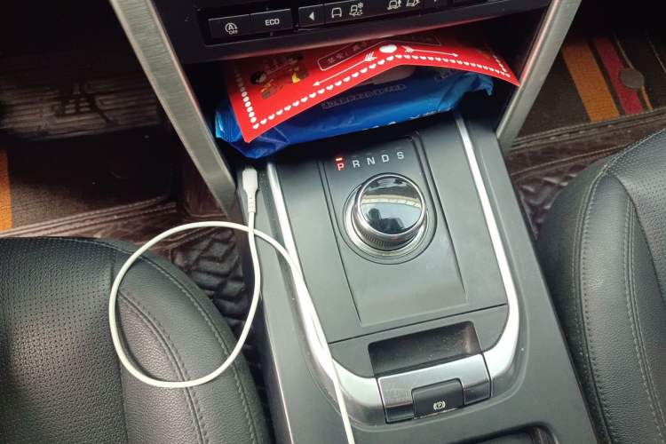 Used Land Rover Discovery Sport 2018 240 PS SE Version Gear Lever