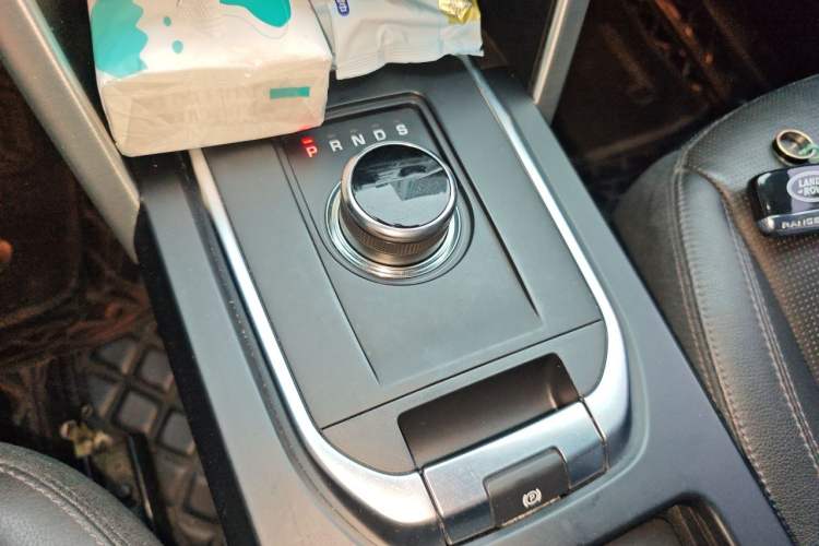 Used Land Rover Discovery Sport 2018 240 PS HSE Version Gear Lever