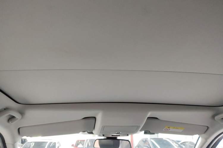 Used Land Rover Discovery Sport 2018 240 PS HSE Version Headliner