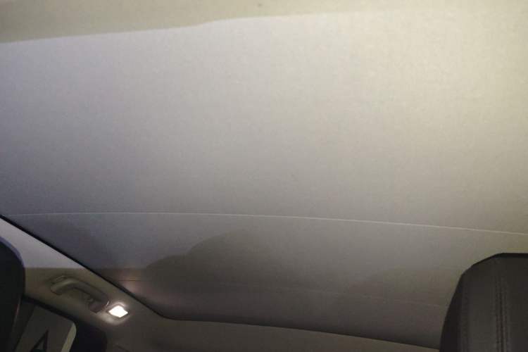 Used Land Rover Discovery Sport 2018 240 PS SE Version Headliner