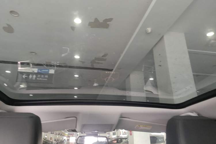 Used Land Rover Discovery Sport 2018 240 PS PURE Edition Headliner