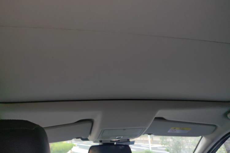 Used Land Rover Discovery Sport 2018 240 PS SE Version Headliner