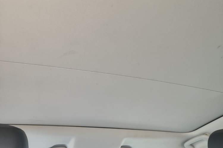 Used Land Rover Discovery Sport 2018 240 PS SE Version Headliner