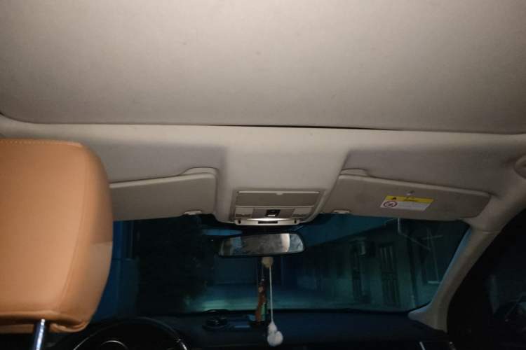 Used Land Rover Discovery Sport 2018 240 PS HSE LUXURY Edition Headliner