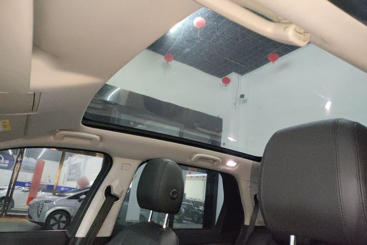 Used Land Rover Discovery Sport 2018 240 PS SE Version Headliner