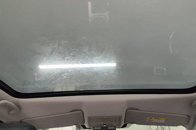 Used Land Rover Discovery Sport 2018 240 PS SE Version Headliner
