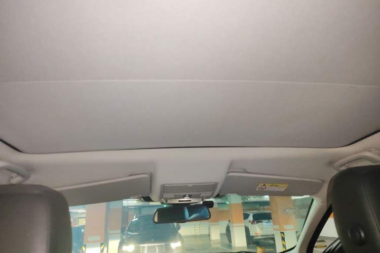 Used Land Rover Discovery Sport 2018 240 PS SE Version Headliner