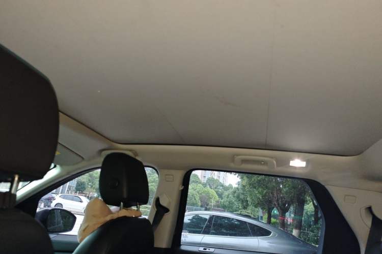 Used Land Rover Discovery Sport 2018 240 PS HSE Version Headliner