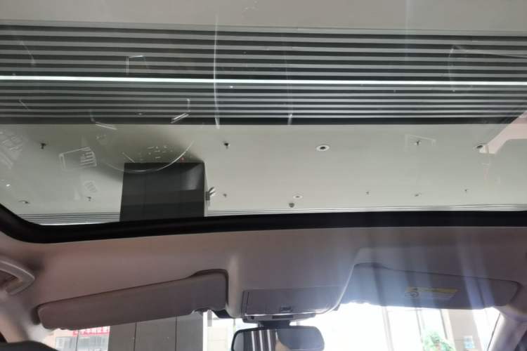 Used Land Rover Discovery Sport 2018 240 PS SE Version Headliner