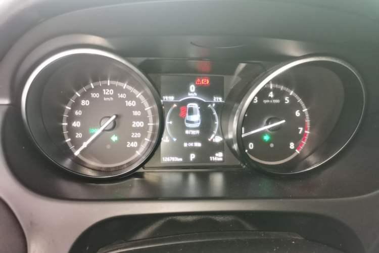 Used Land Rover Discovery Sport 2018 240 PS SE Version Instrument Cluster