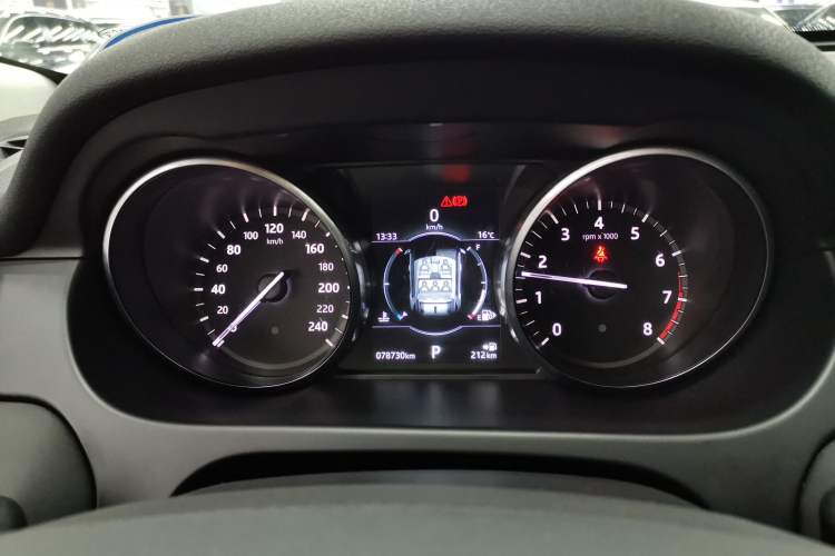 Used Land Rover Discovery Sport 2018 240 PS SE Version Instrument Cluster