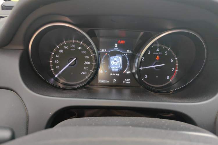 Used Land Rover Discovery Sport 2018 240 PS SE Version Instrument Cluster
