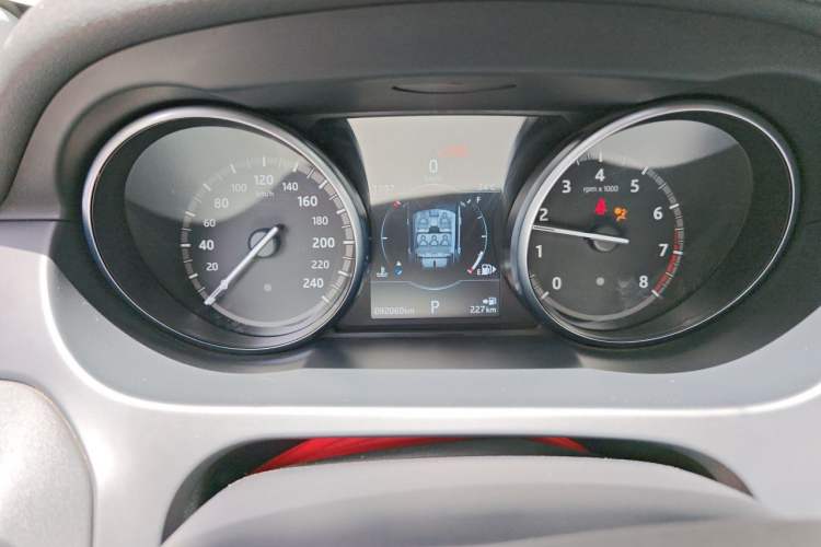 Used Land Rover Discovery Sport 2018 240 PS SE Version Instrument Cluster