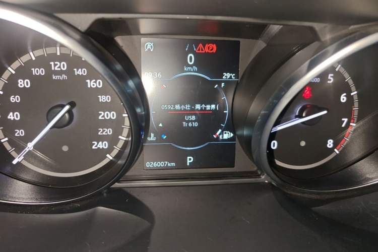 Used Land Rover Discovery Sport 2018 240 PS SE Version Instrument Cluster