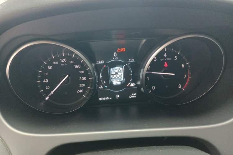 Used Land Rover Discovery Sport 2018 240 PS SE Version Instrument Cluster