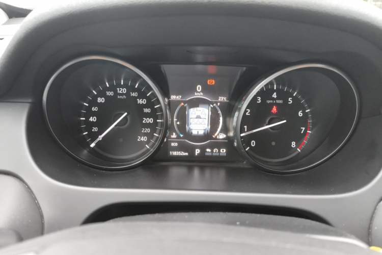 Used Land Rover Discovery Sport 2018 240 PS SE Version Instrument Cluster