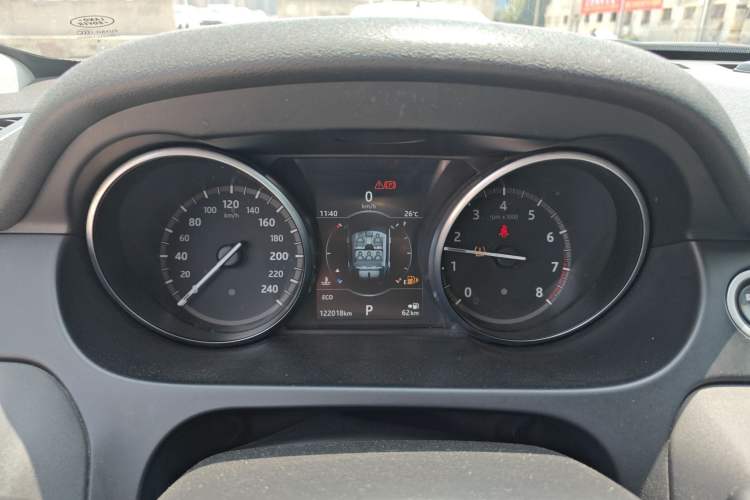 Used Land Rover Discovery Sport 2018 240 PS SE Version Instrument Cluster